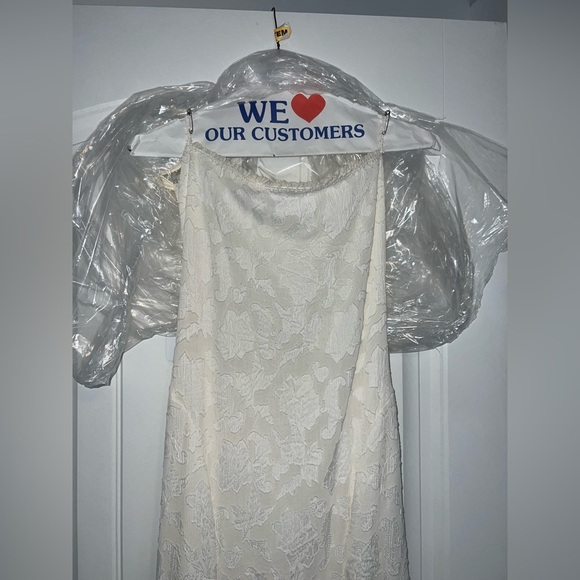 House of CB Joan Ivory Lace Up Back Maxi Dress Size M - Picture 8 of 14